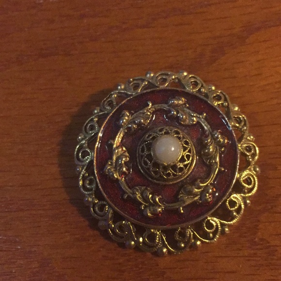 Vintage Brooches with Faux Pearls - Picture 3 of 5